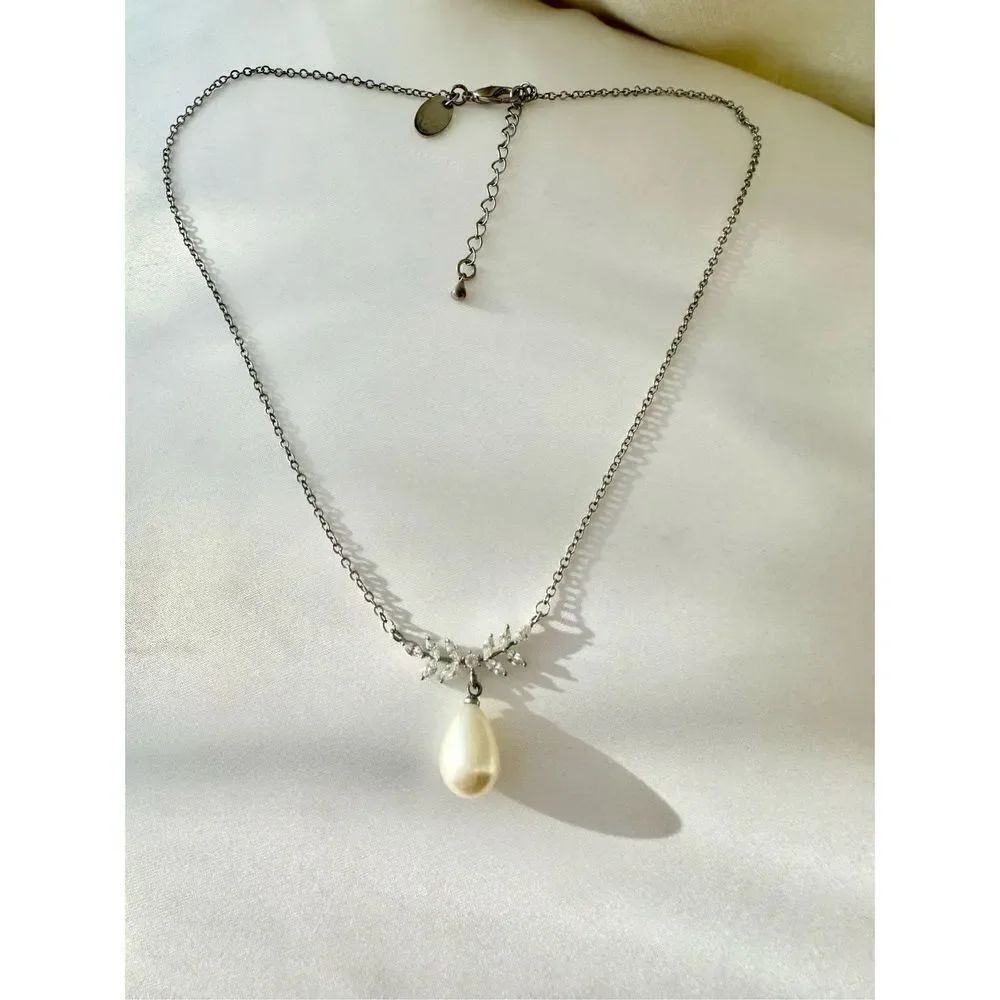 Charming Charlie faux pearl cubic zirconia delicate necklace